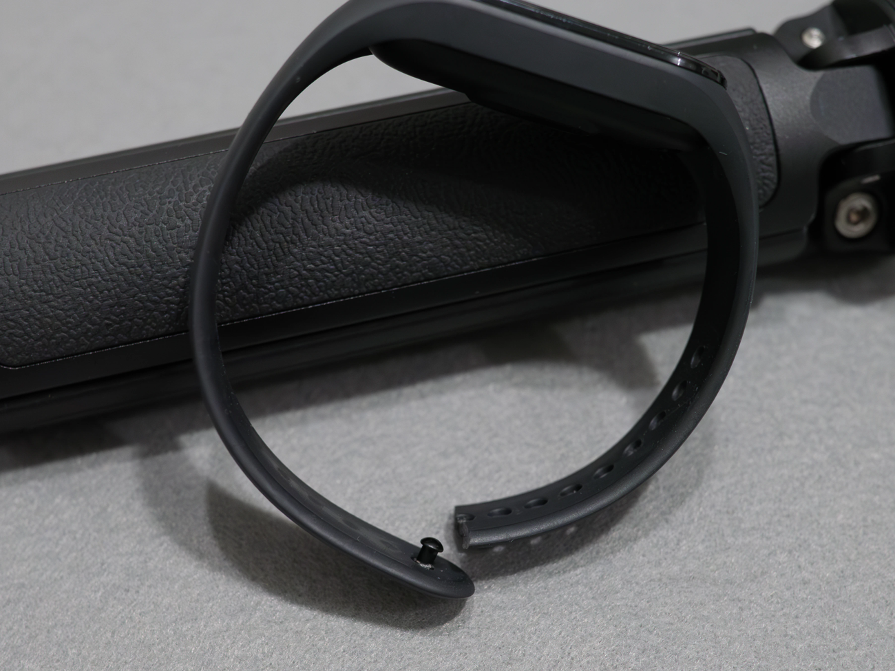 Xiaomi Smart Band 7のバンドが裂けた